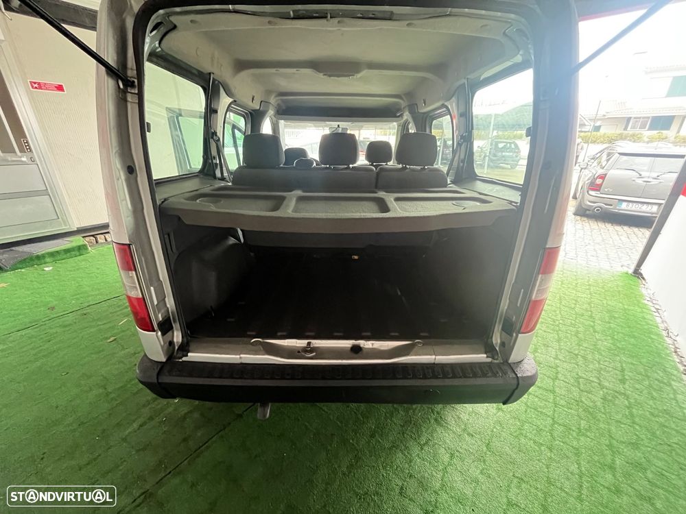 Ford Tourneo Connect 1.8 TDCi Curta - 12