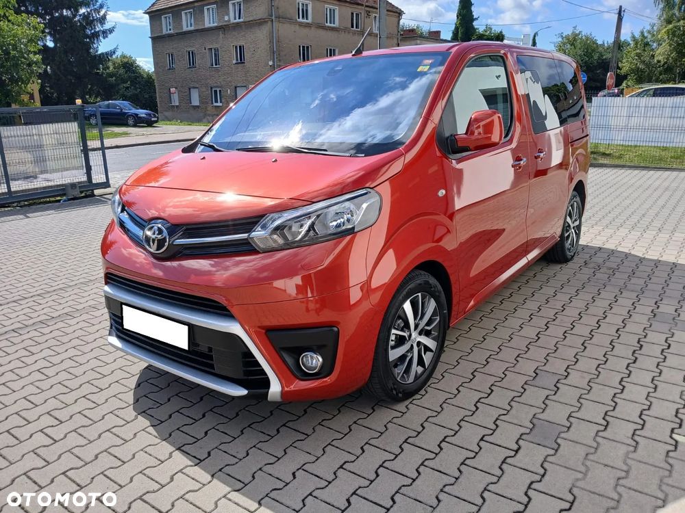 Toyota ProAce 2,0-l-D-4D L1 (8-Si.) Verso Family Comfort, 2017