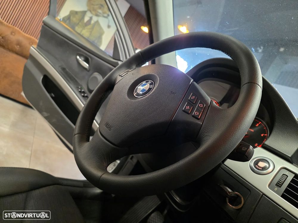 BMW 320 d Navigation - 34