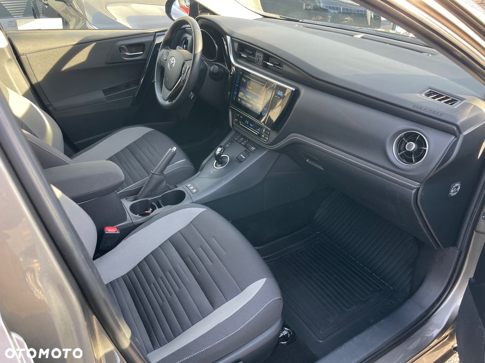 Toyota Auris Hybrid 135 Premium - 5