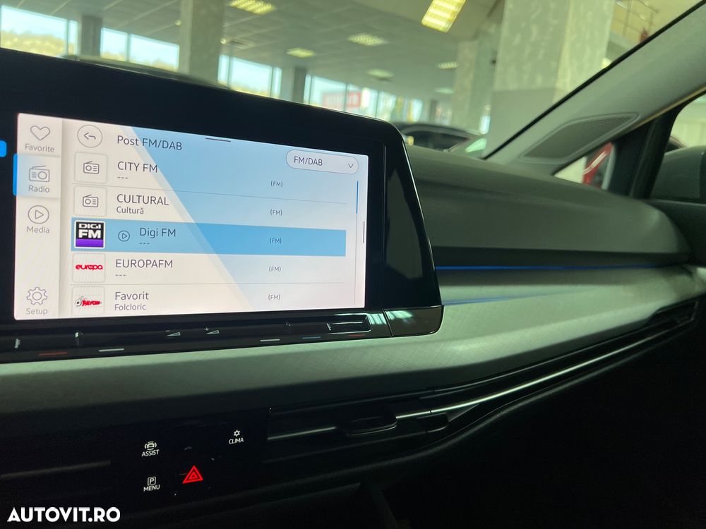 Volkswagen Golf 2.0 TDI SCR Life - 30