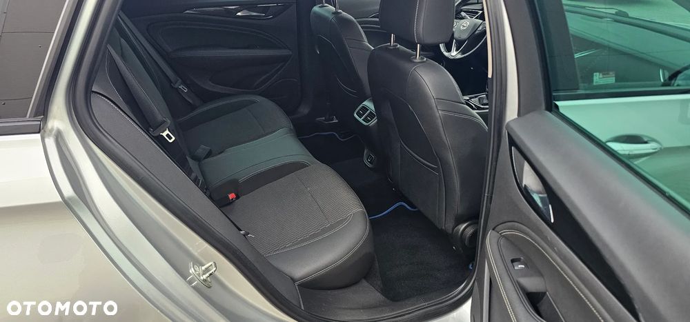 Opel Insignia - 11