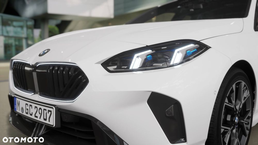 BMW Seria 1 120 mHEV - 8