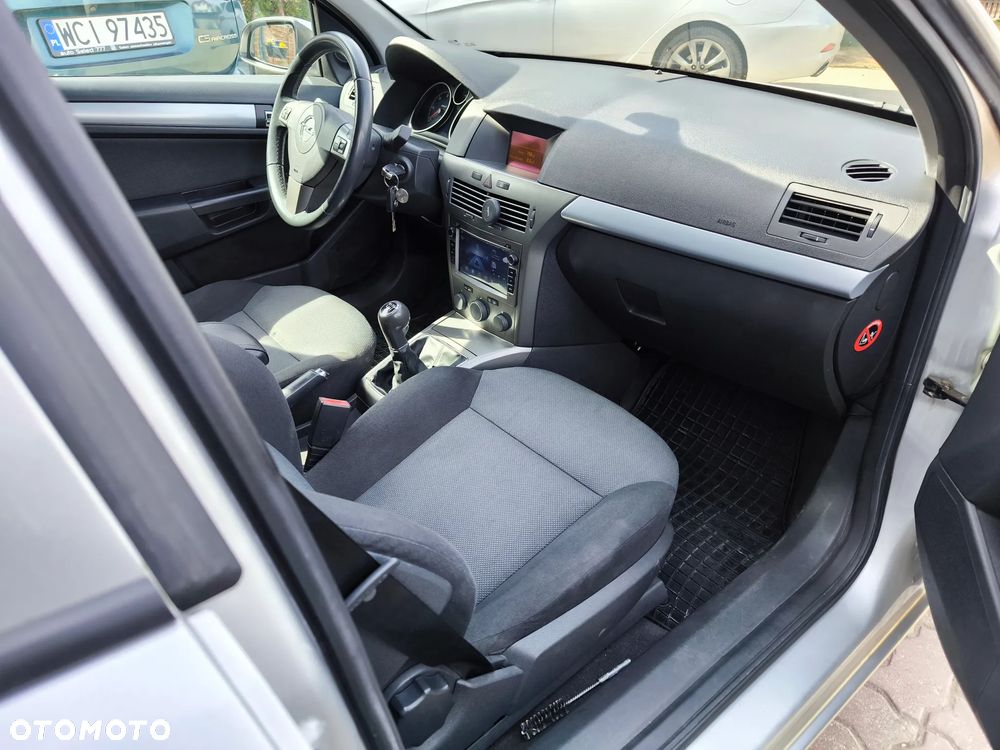 Opel Astra 2006 photo 2