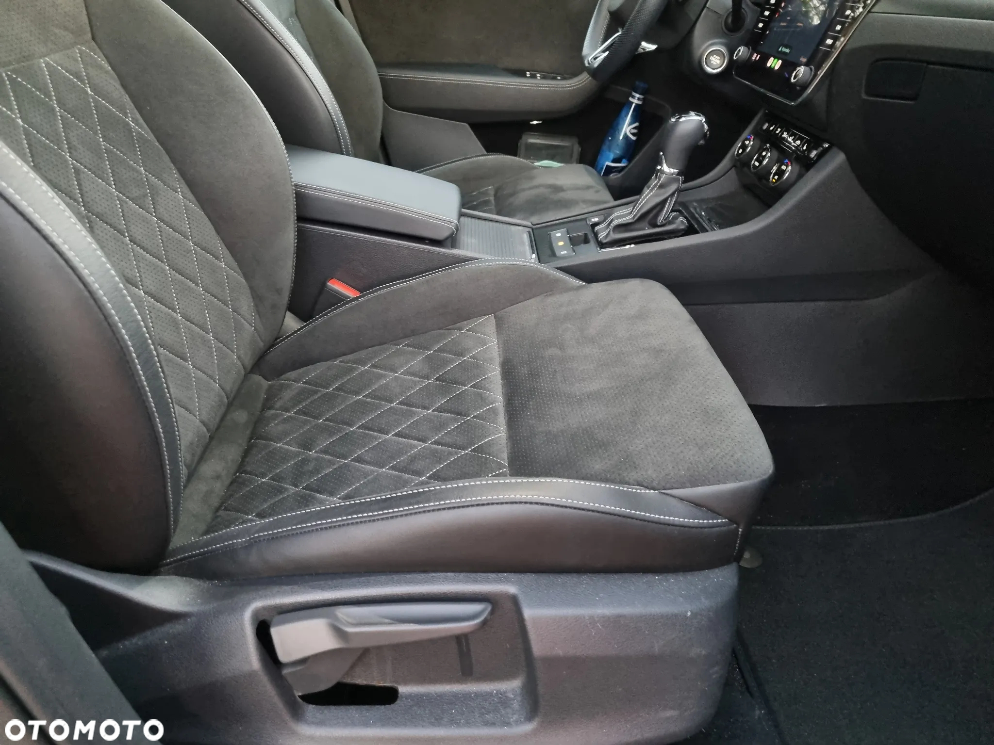 Skoda Superb 2.0 TSI Sportline DSG - 26