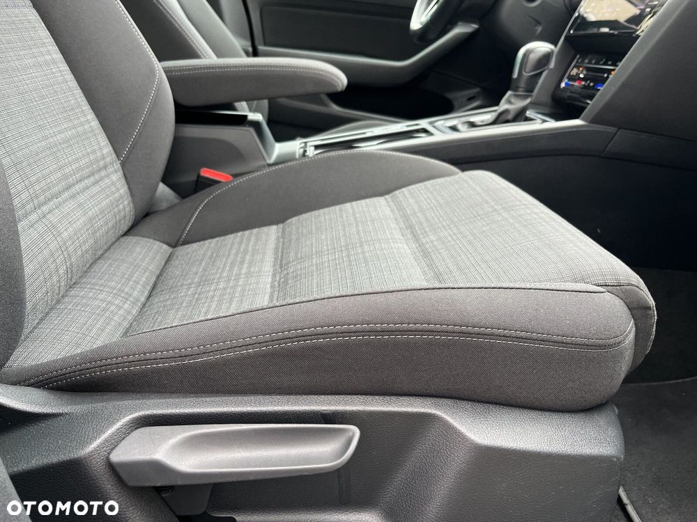Volkswagen Passat - 22