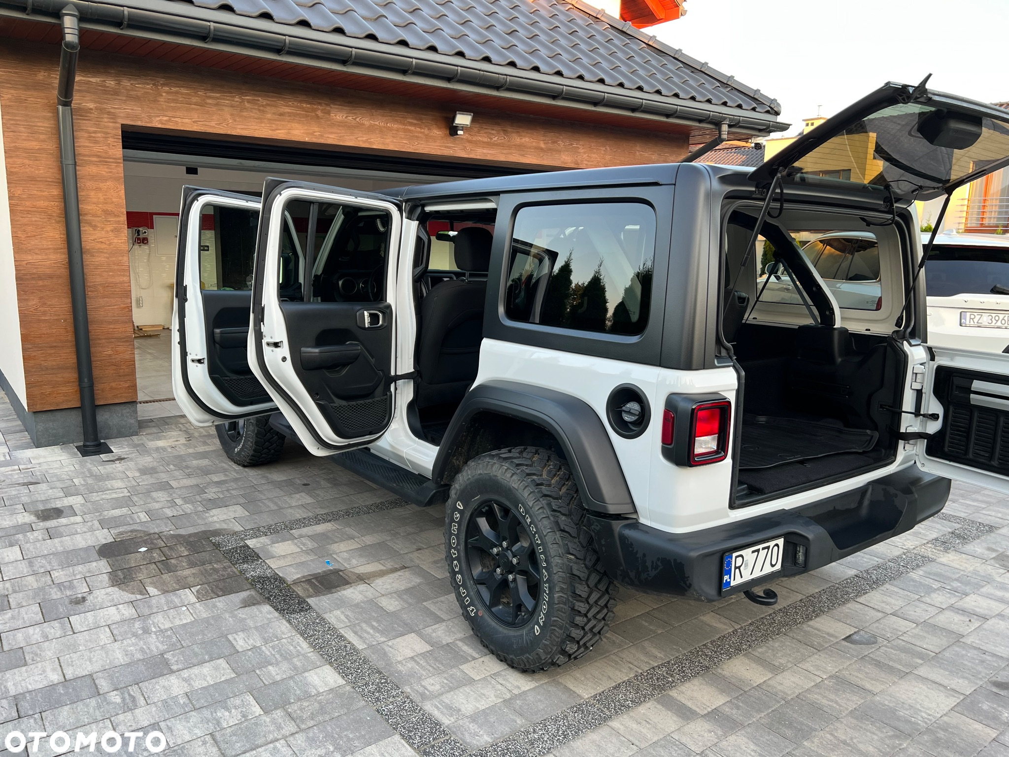 Jeep Wrangler - 4