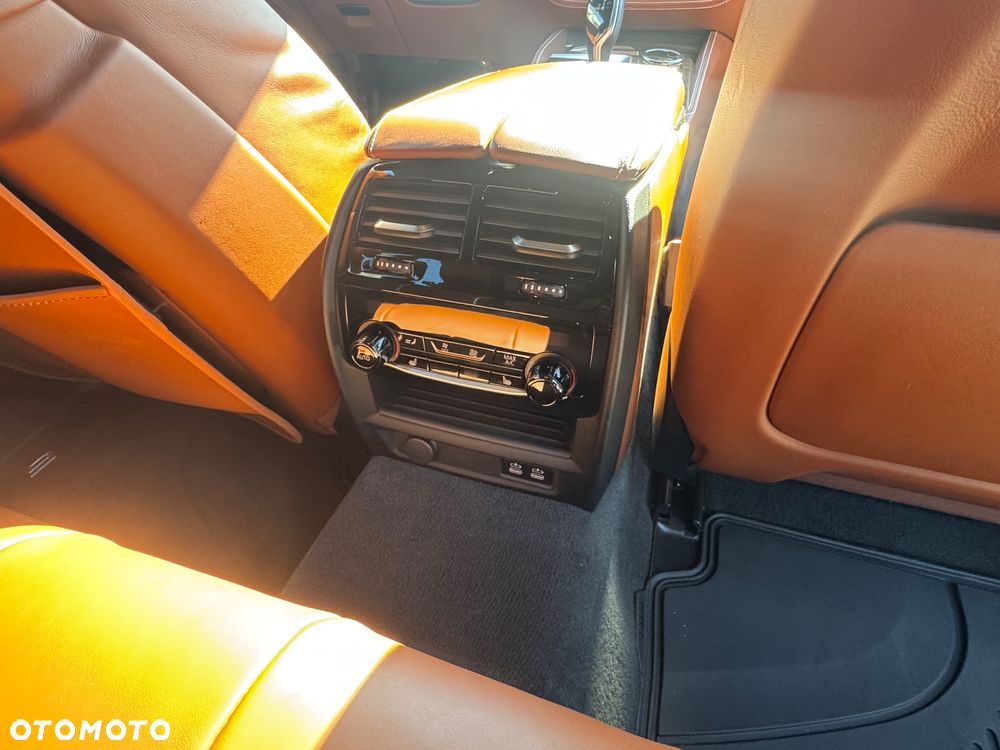 BMW Seria 5 540d xDrive - 29