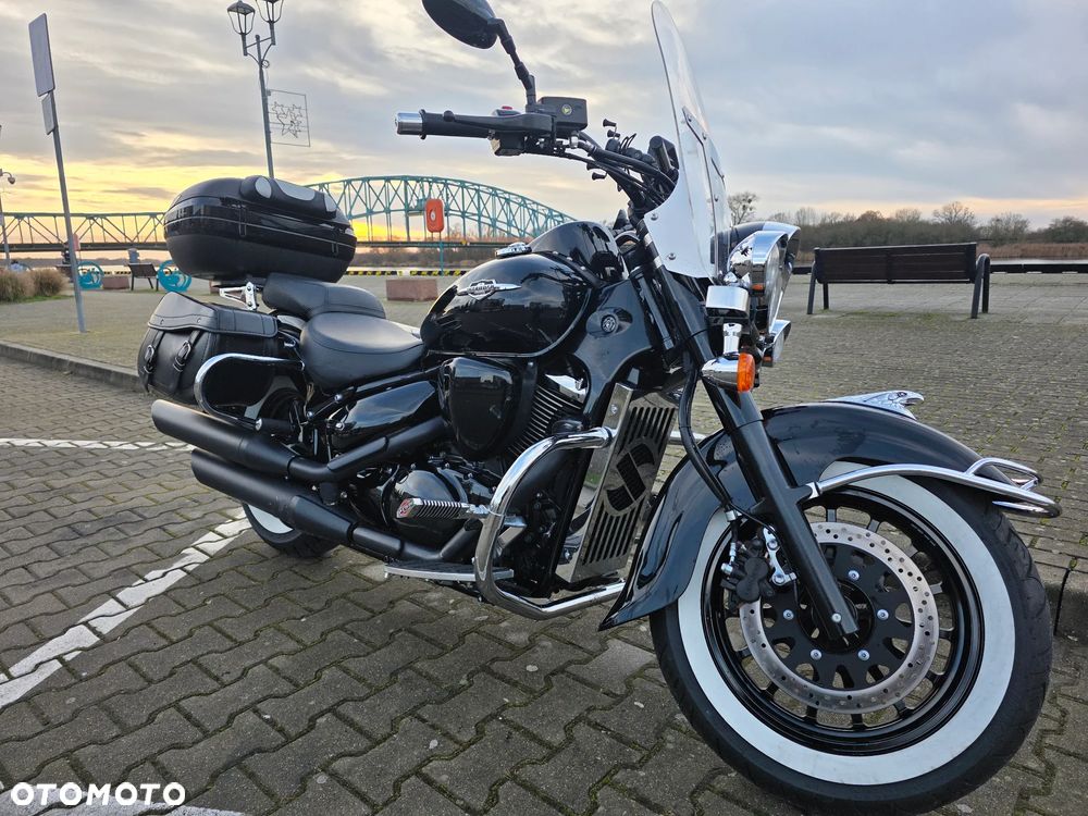 Suzuki Intruder - 2