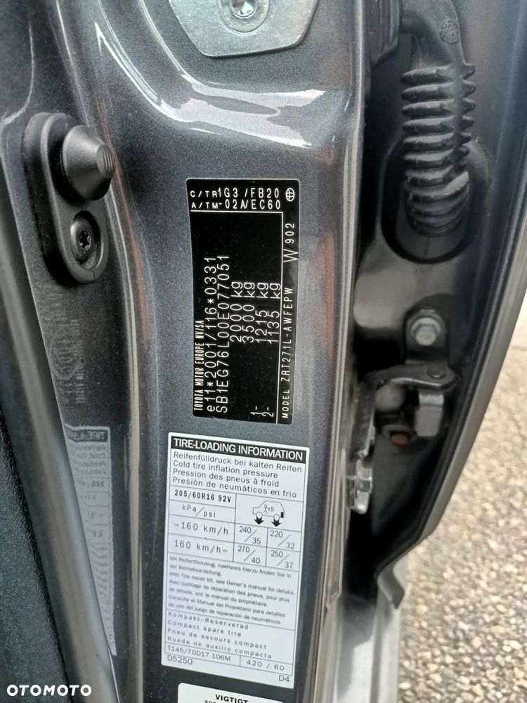 Toyota Avensis 1.8 Sol - 18