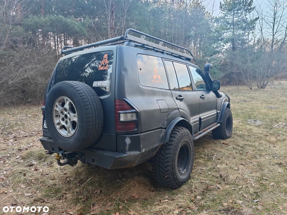 Mitsubishi Pajero - 4