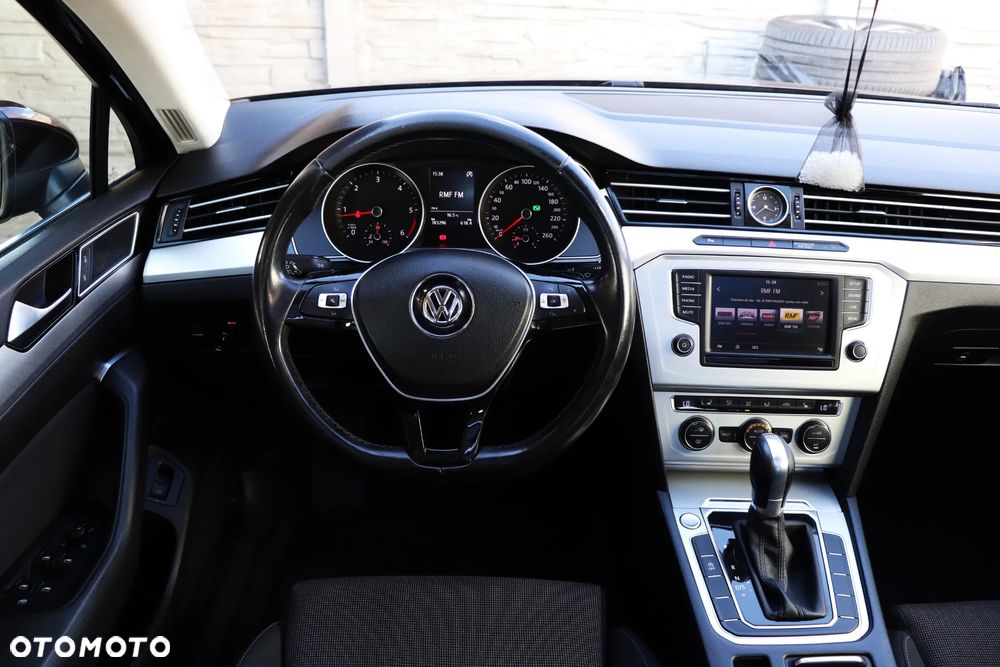 Volkswagen Passat 2.0 TDI SCR DSG Comfortline - 32