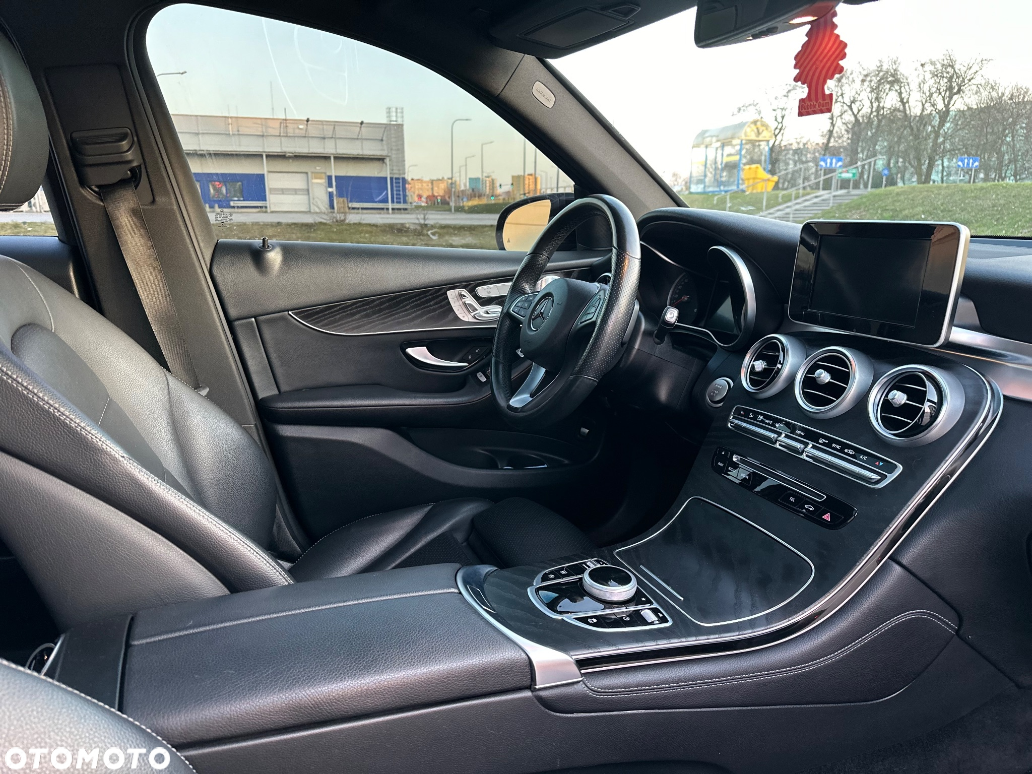 Mercedes-Benz GLC 300 4Matic 9G-TRONIC Exclusive - 17