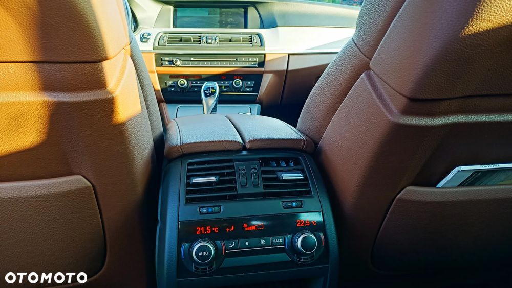 BMW Seria 5 535d xDrive - 11