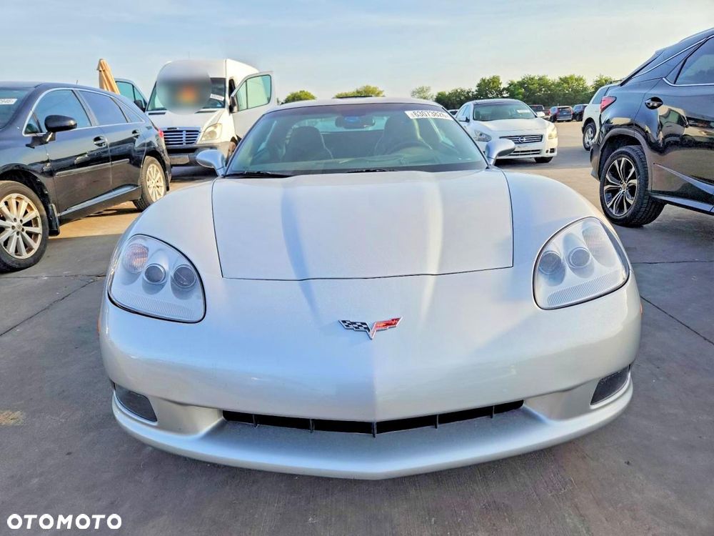 Chevrolet Corvette - 3