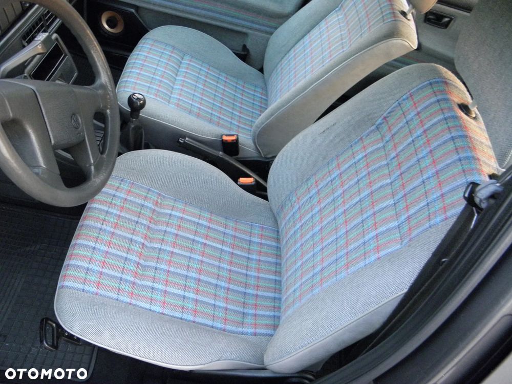 Volkswagen Golf 1.6 CL - 31