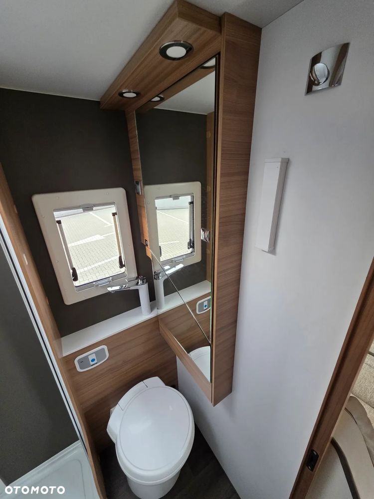 Adria Coral XL Axess 600 DP - 17