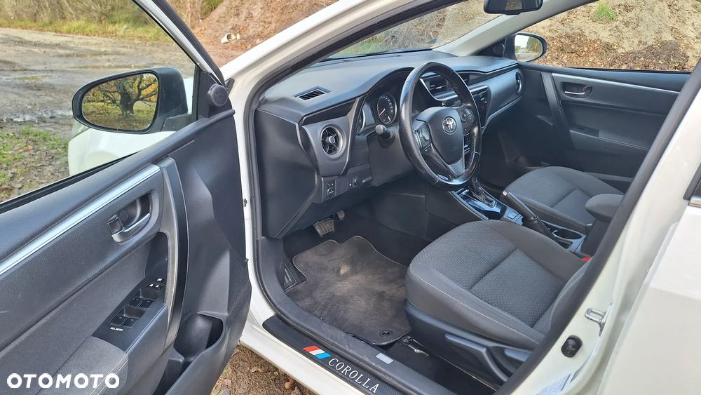 Toyota Corolla 1.6 Comfort MS - 9