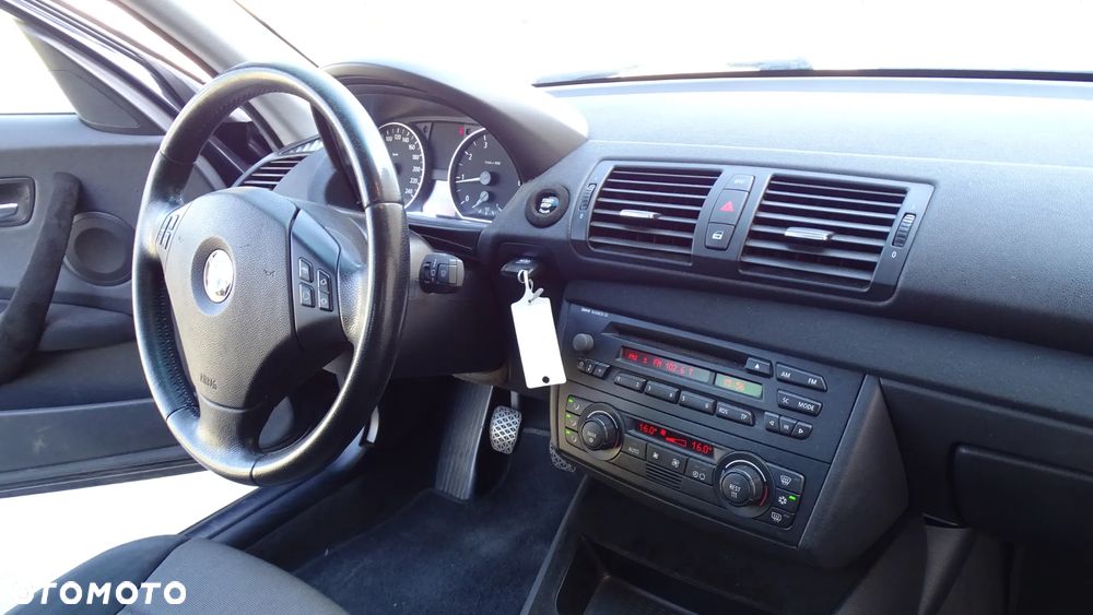 BMW Seria 1 116i - 11