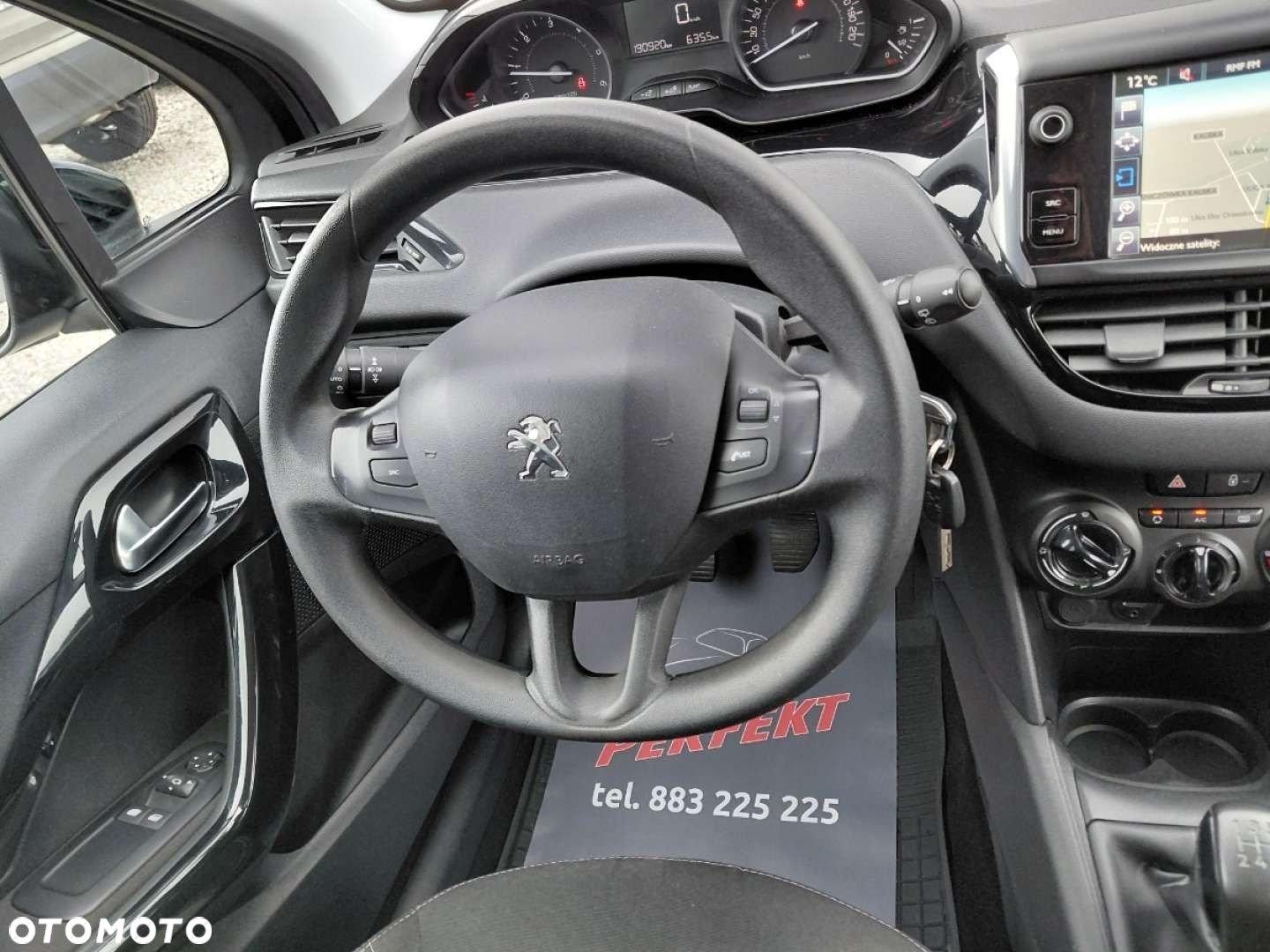 Peugeot 208 - 18