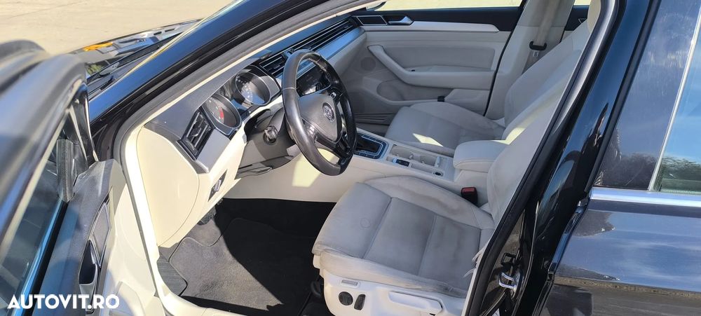 Volkswagen Passat Variant 1.6 TDI (BlueMotion Technology) DSG Trendline - 16