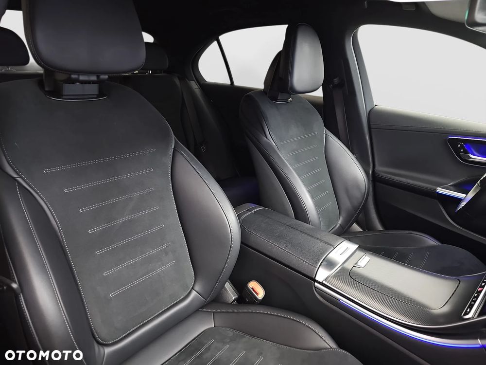 Mercedes-Benz Klasa C 300 de PHEV AMG - 31