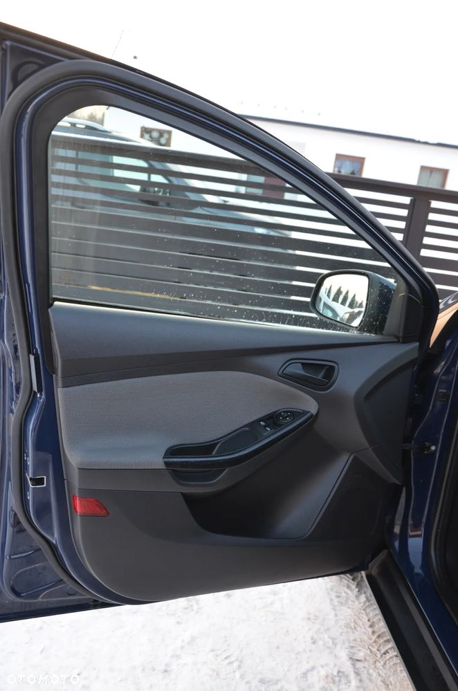 Ford Focus 1.6 Ambiente Start - 9