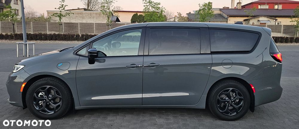 Chrysler Pacifica - 29