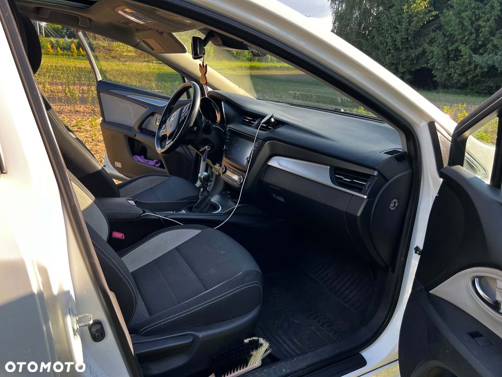 Toyota Avensis - 9