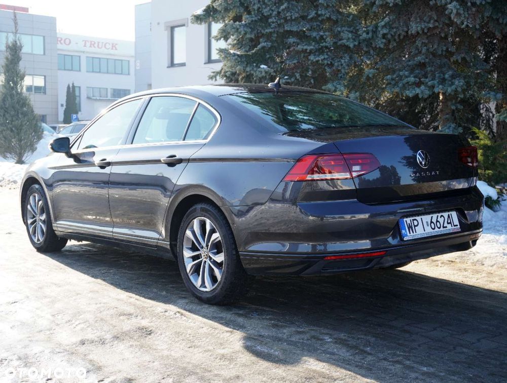 Volkswagen Passat - 5