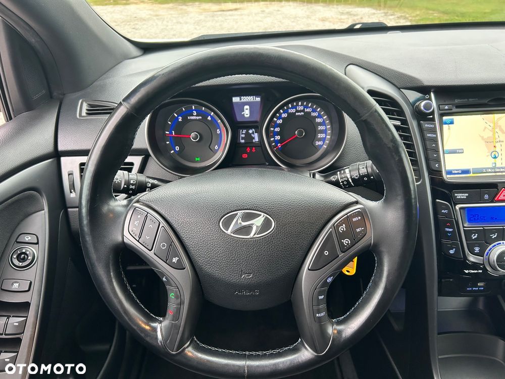 Hyundai i30 1.6 CRDi BlueDrive Premium - 13