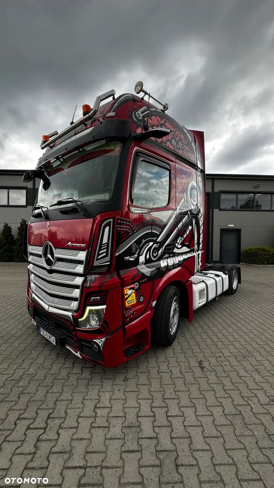 Mercedes-Benz ACTROS - 1