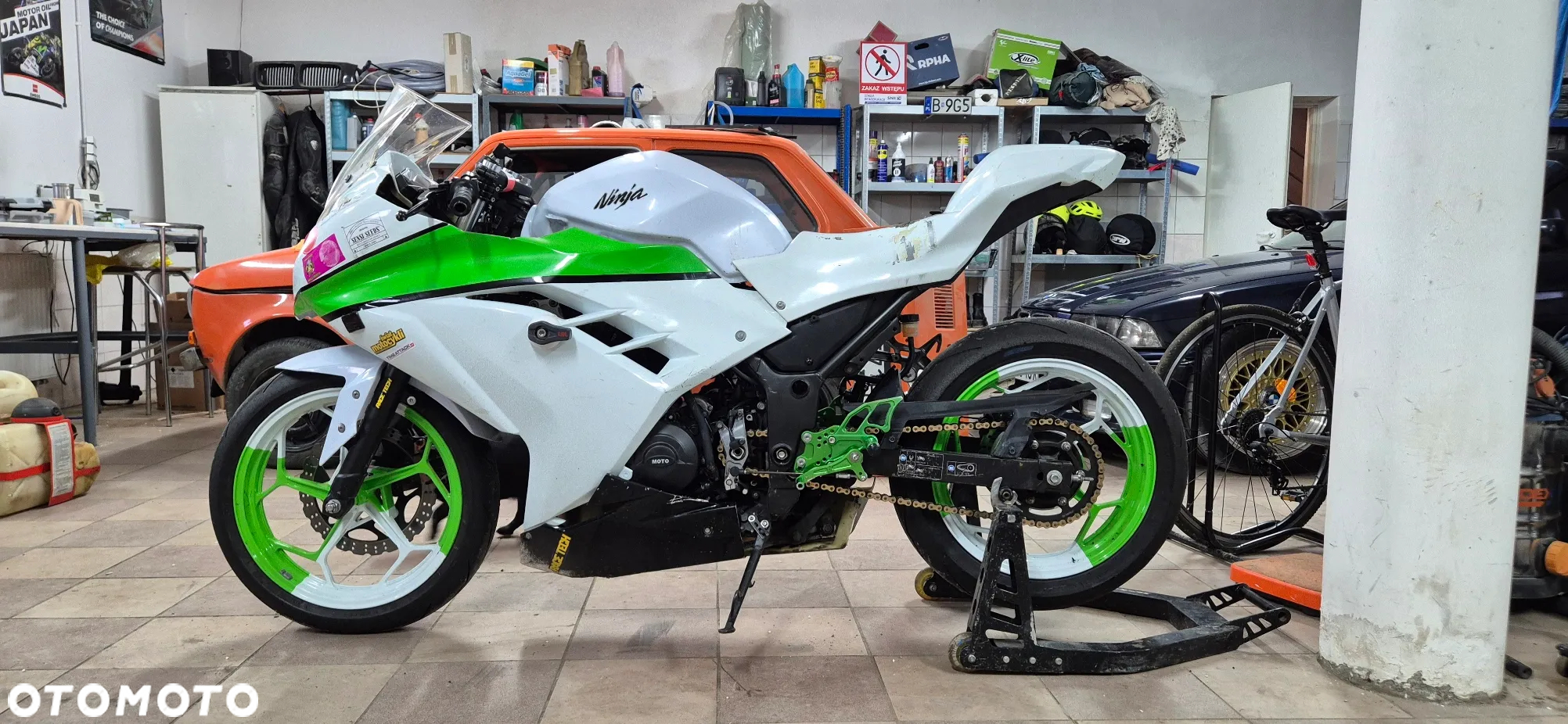 Kawasaki Ninja 300 ABS - 11