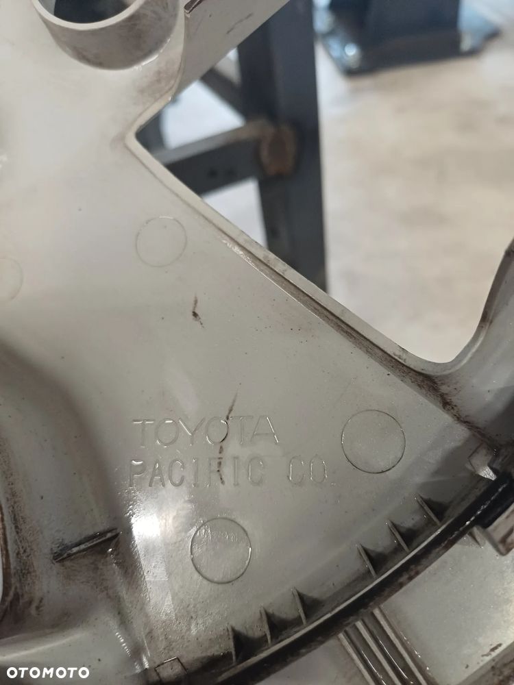 Oryginalne kołpaki Toyota Prius 3 15" - 7