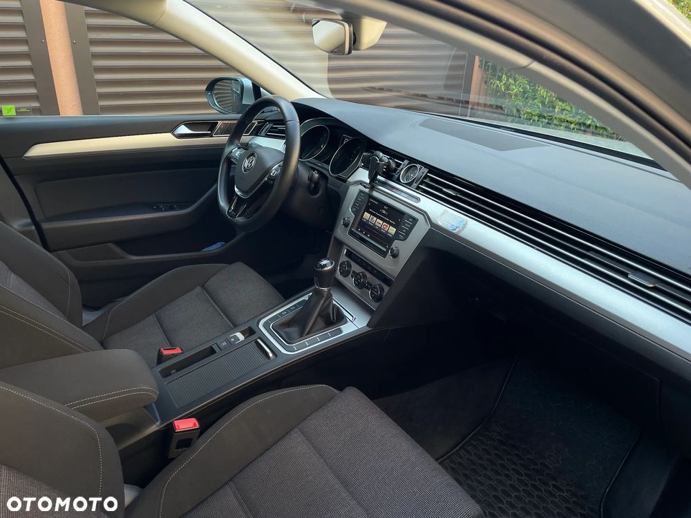 Volkswagen Passat 1.8 TSI BMT Comfortline - 12