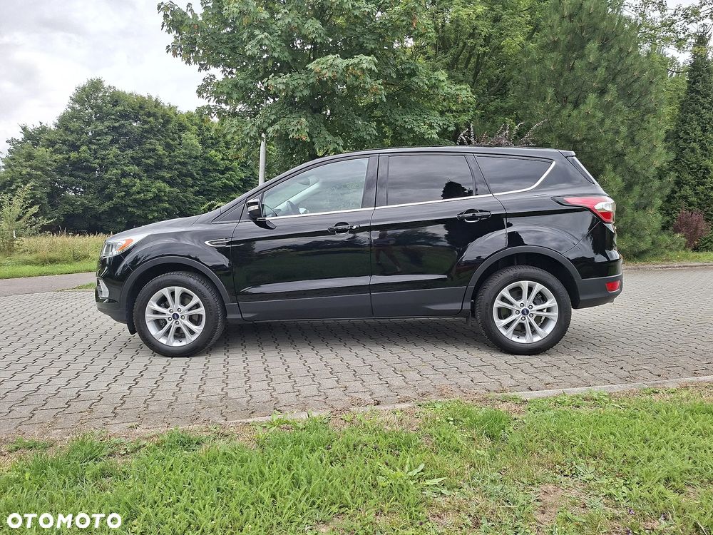 Ford Kuga 1.5 EcoBoost 2x4 Titanium - 4