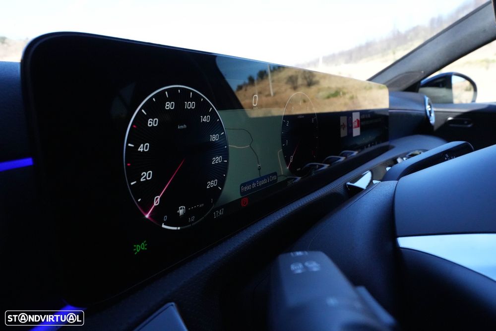 Mercedes-Benz A 180 7G-DCT AMG Line - 17