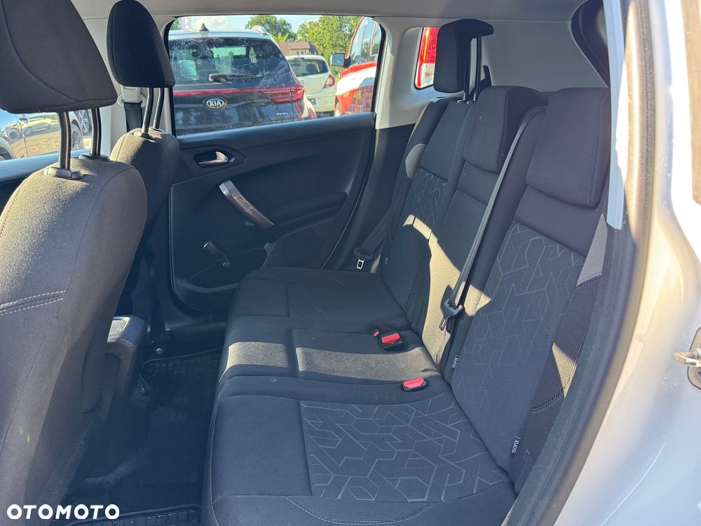 Peugeot 2008 - 11