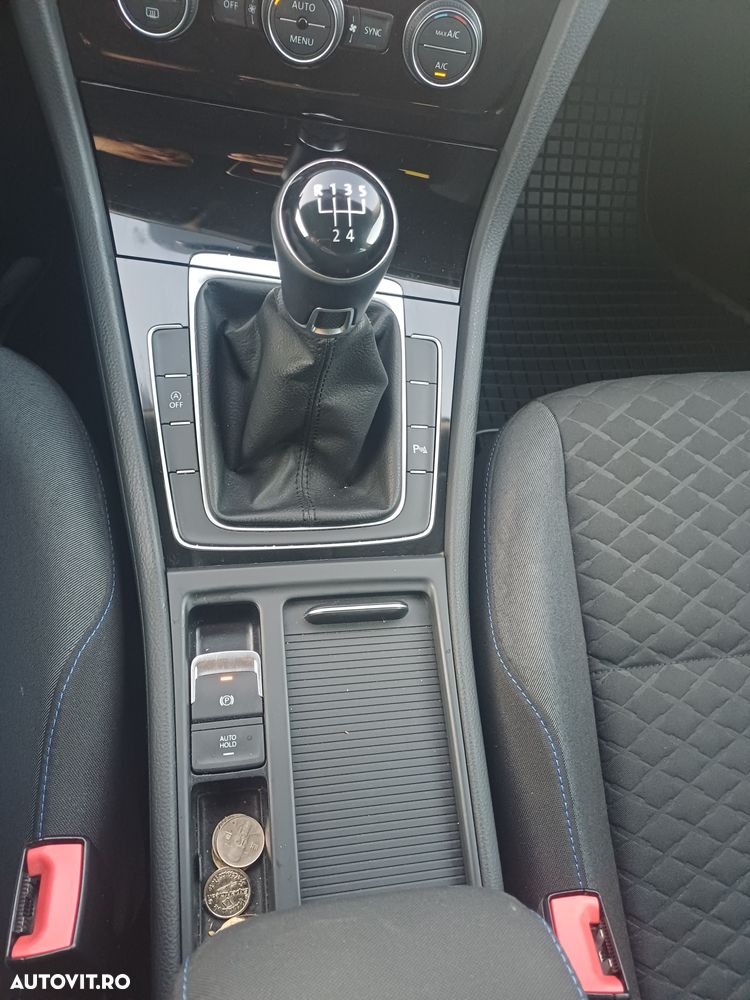 Volkswagen Golf - 11