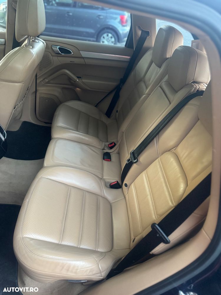 Porsche Cayenne 3.0TD TipTronic - 11