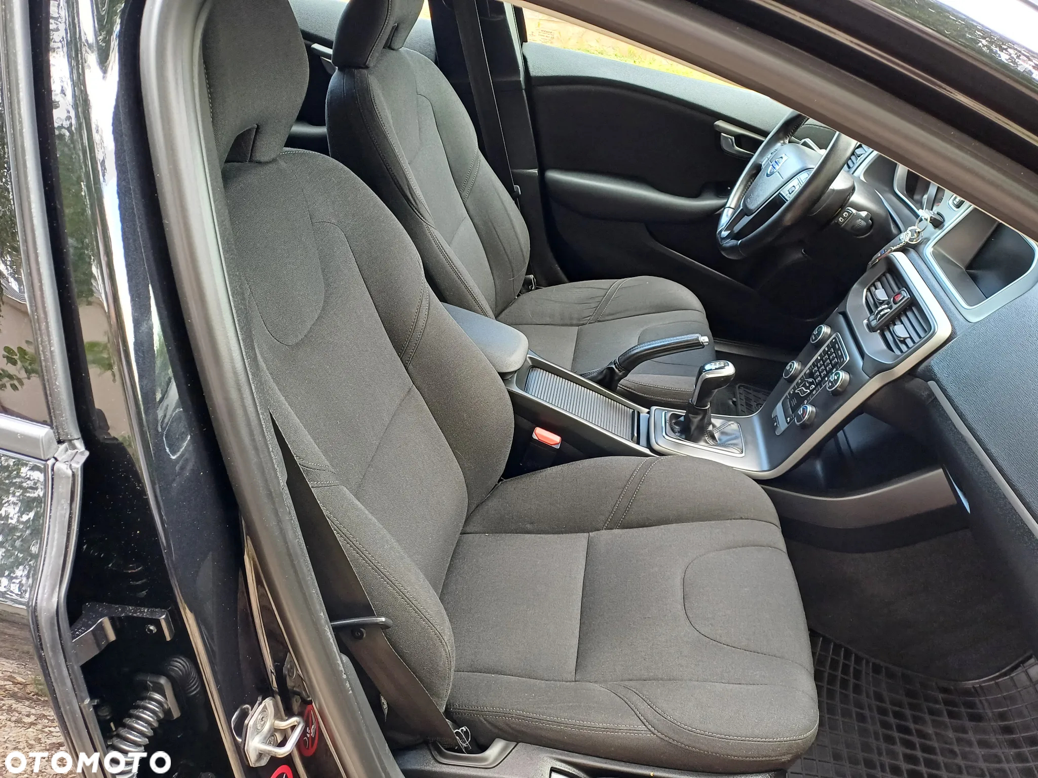 Volvo V40 D4 Drive-E Momentum - 27