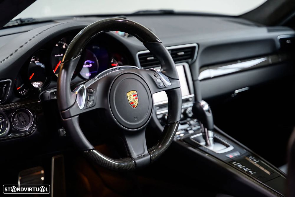 Porsche 911 (991) Turbo S PDK - 31