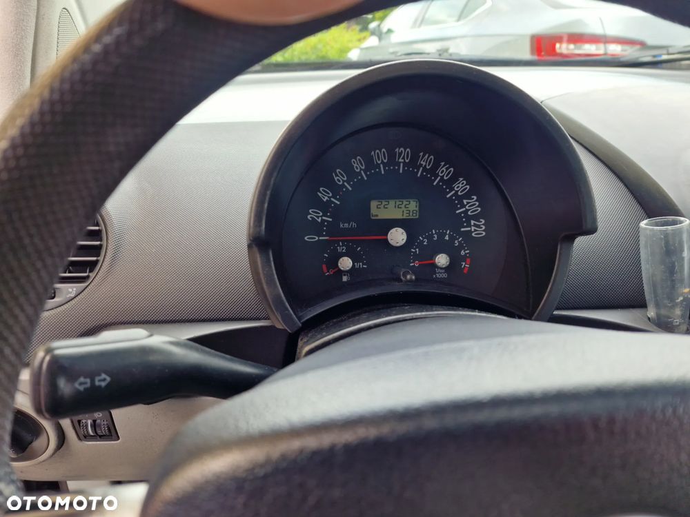 Volkswagen New Beetle - 6
