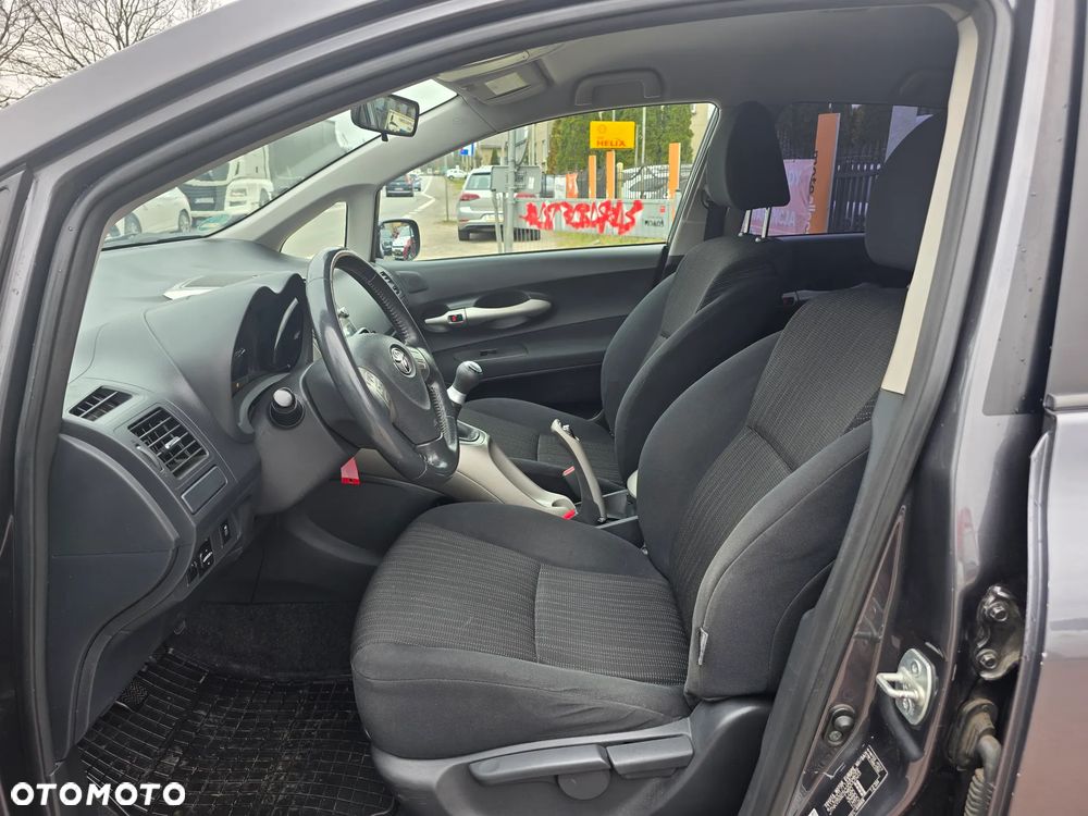Toyota Auris 1.6 VVT-i Executive - 14