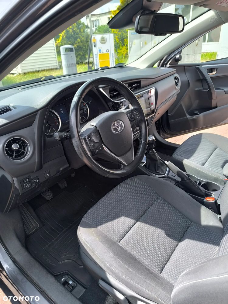 Toyota Corolla 1.6 Comfort - 11