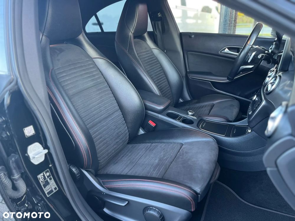 Mercedes-Benz CLA 200 7G-DCT AMG Line - 12