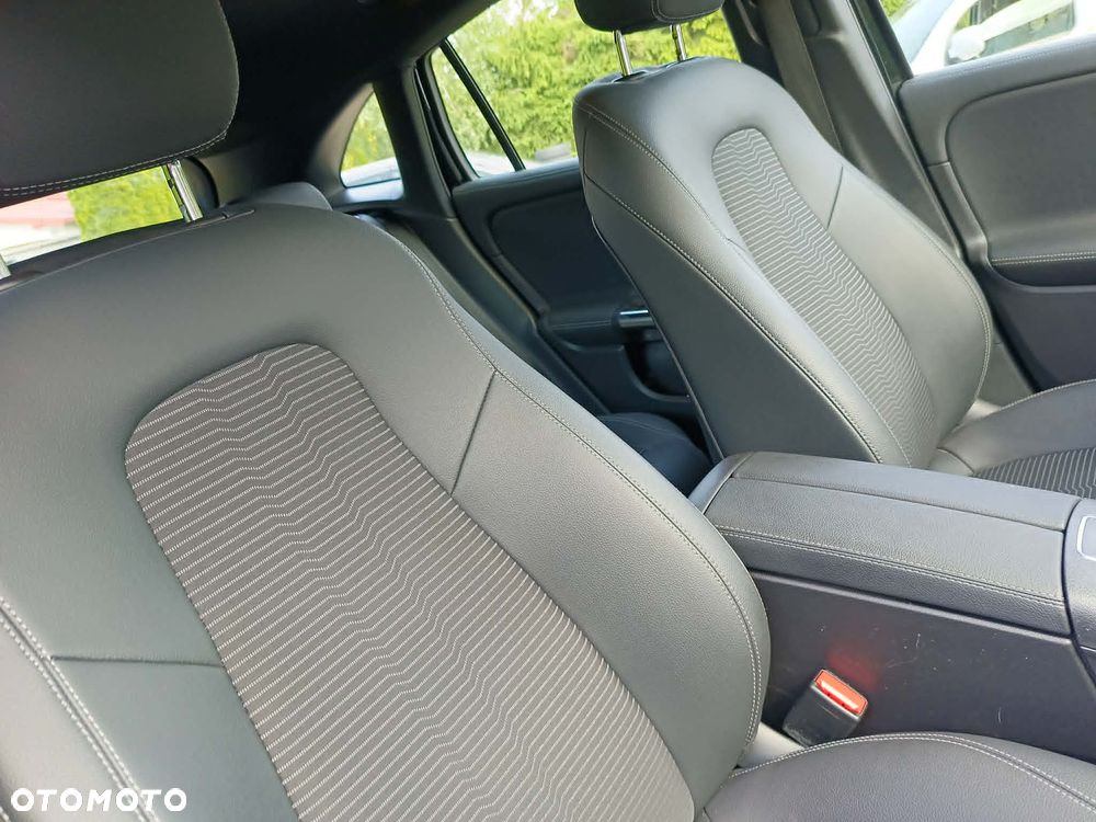 Mercedes-Benz EQA 300 4Matic Edition 1 - 27