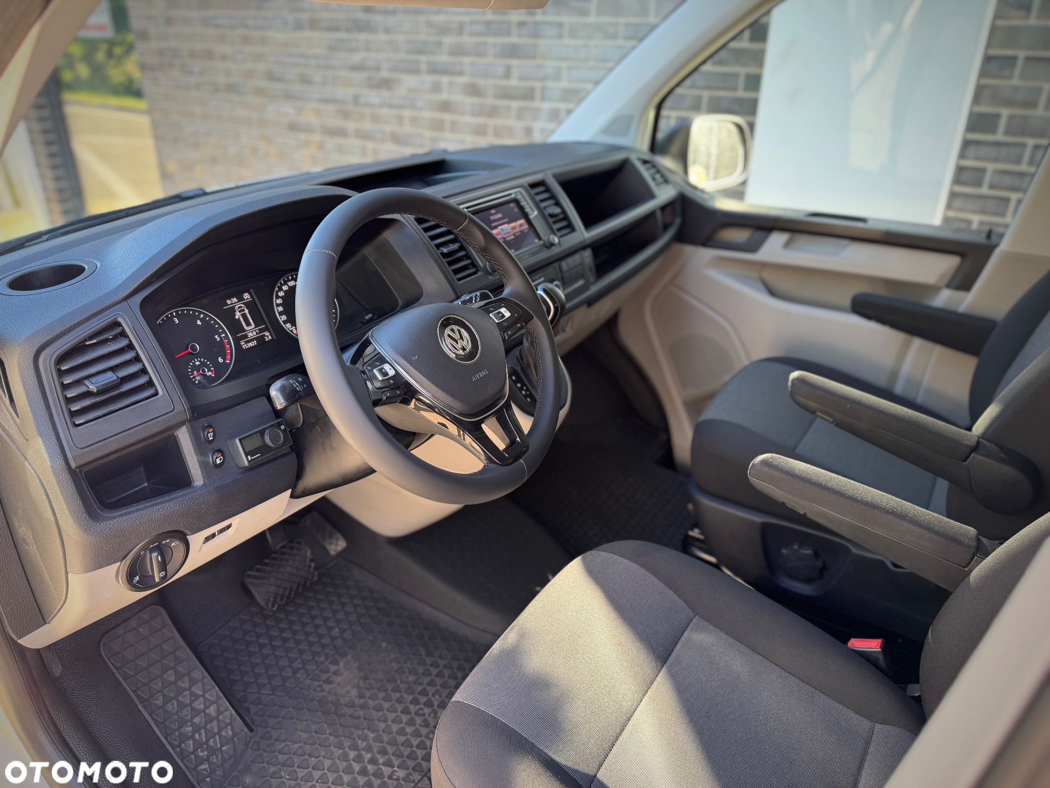Volkswagen Transporter - 28