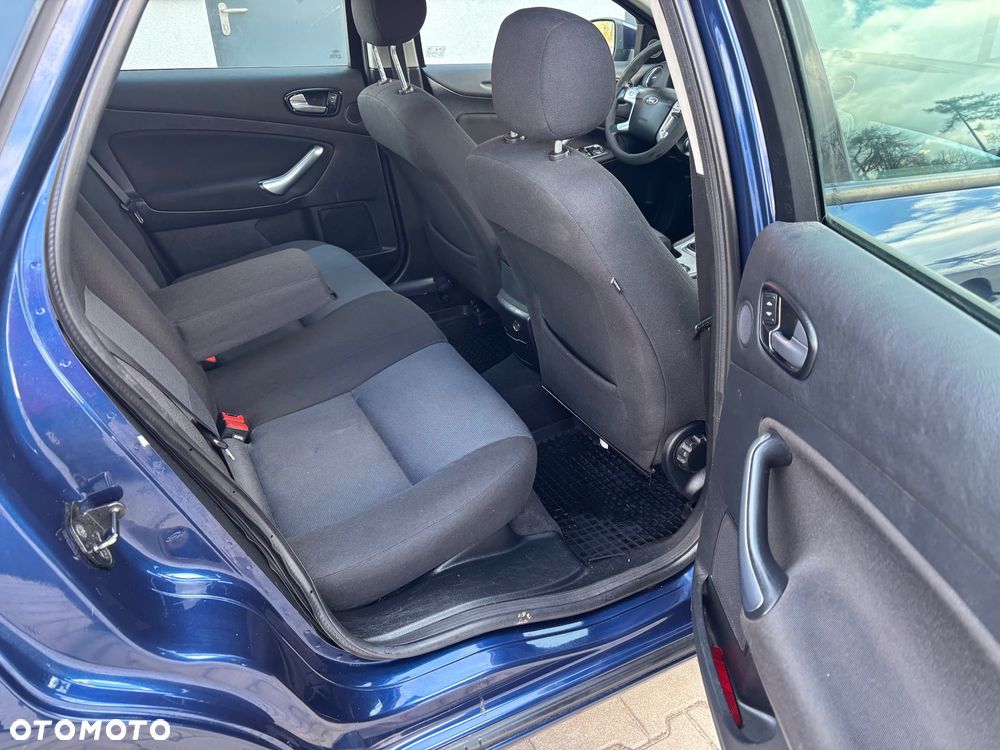 Ford Mondeo 2.0 TDCi Ambiente - 22