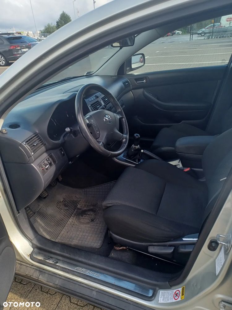 Toyota Avensis - 3